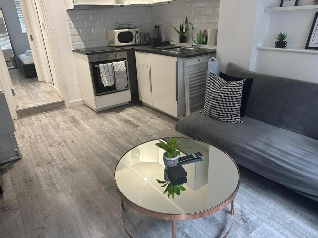 Modern 1 Bed Flat In The Heart Of Hackney Appartement Londen Buitenkant foto