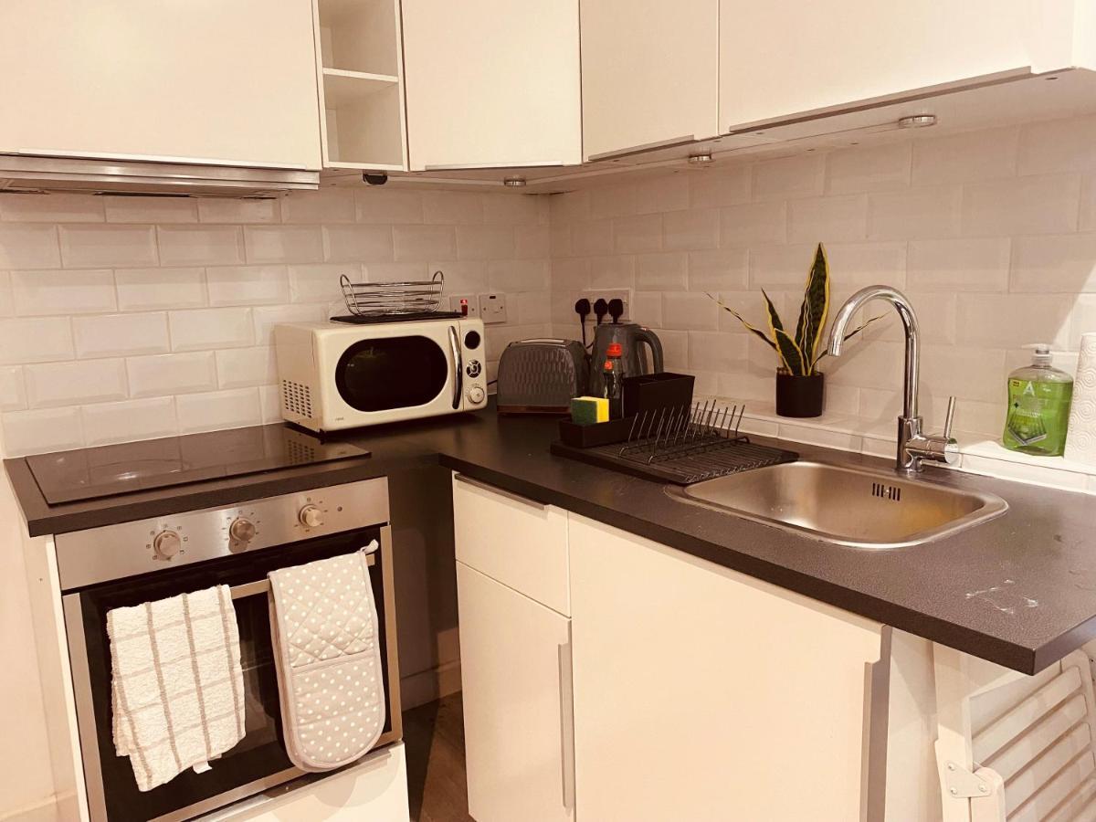 Modern 1 Bed Flat In The Heart Of Hackney Appartement Londen Buitenkant foto