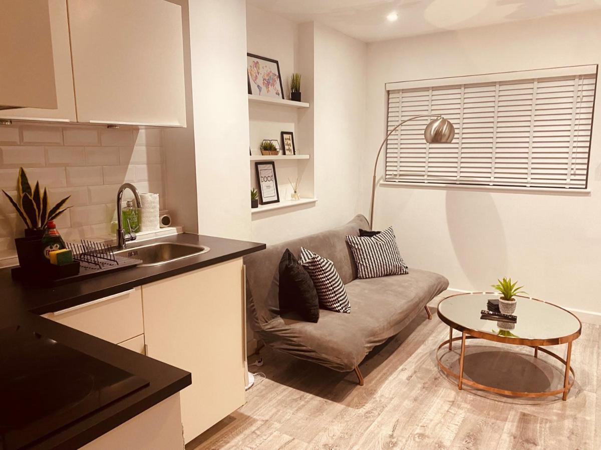 Modern 1 Bed Flat In The Heart Of Hackney Appartement Londen Buitenkant foto